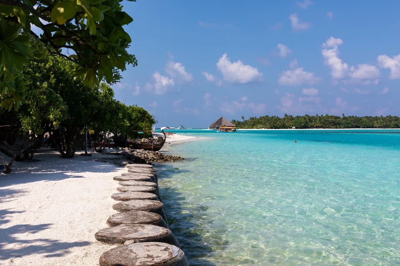 Dhiffushi Tourist Hotel